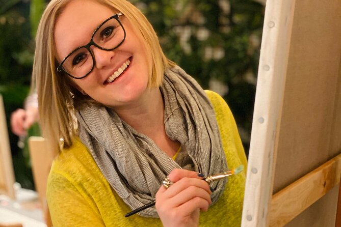 Wine and Painting Workshop Experience in Brussels - Maricela’s critique: drawing corrections, values, and color mixing