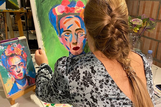 Wine and Painting Workshop Experience in Brussels - Materials and wine breaks: what’s actually included